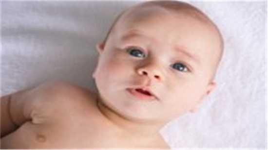 婴儿头部按摩：温馨呵护宝宝健康成长
